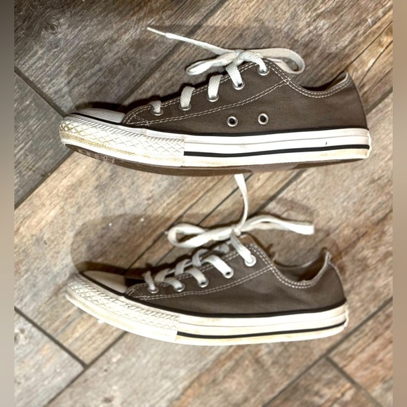 Converse Shoes​ - Picture 4 of 8